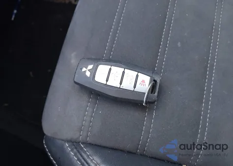 2023 Mitsubishi Outlander Se 2.5 2Wd/Se Black Edition 2Wd/Se Special Edition 2Wd из США, поврежденный, VIN JA4J3UA82PZ030446